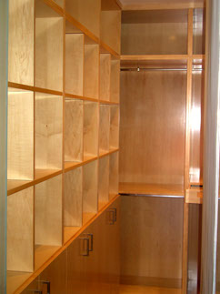 Armario de madera de arce